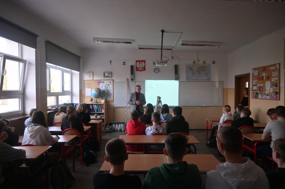 Lekcja geodezji ze Starostą Nowodworskim.
