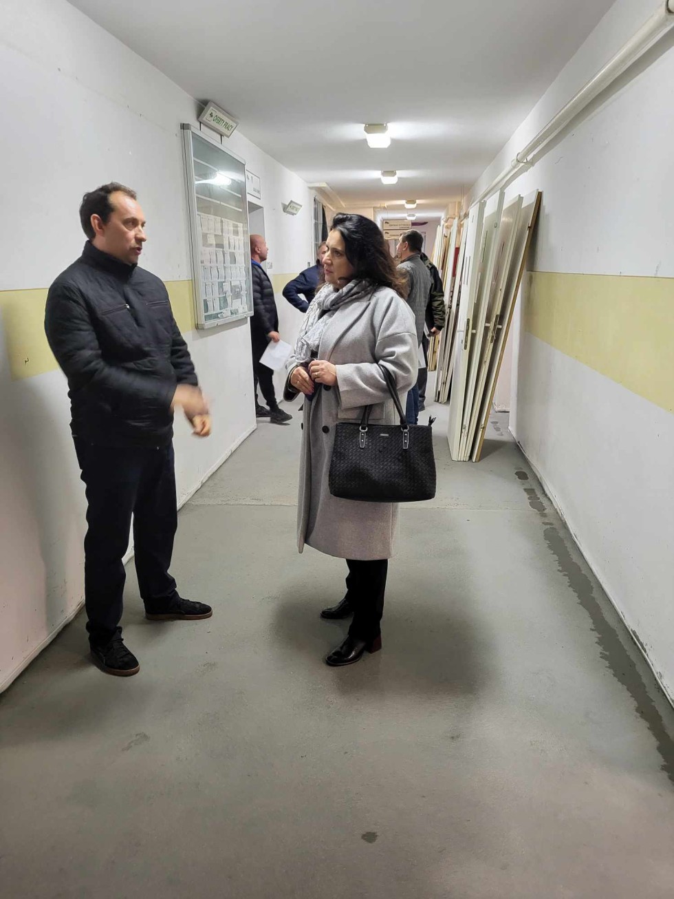 Nowy Dwór Gdański. Trwa remont Powiatowego Urzędu Pracy – komisja sprawdziła postęp prac.