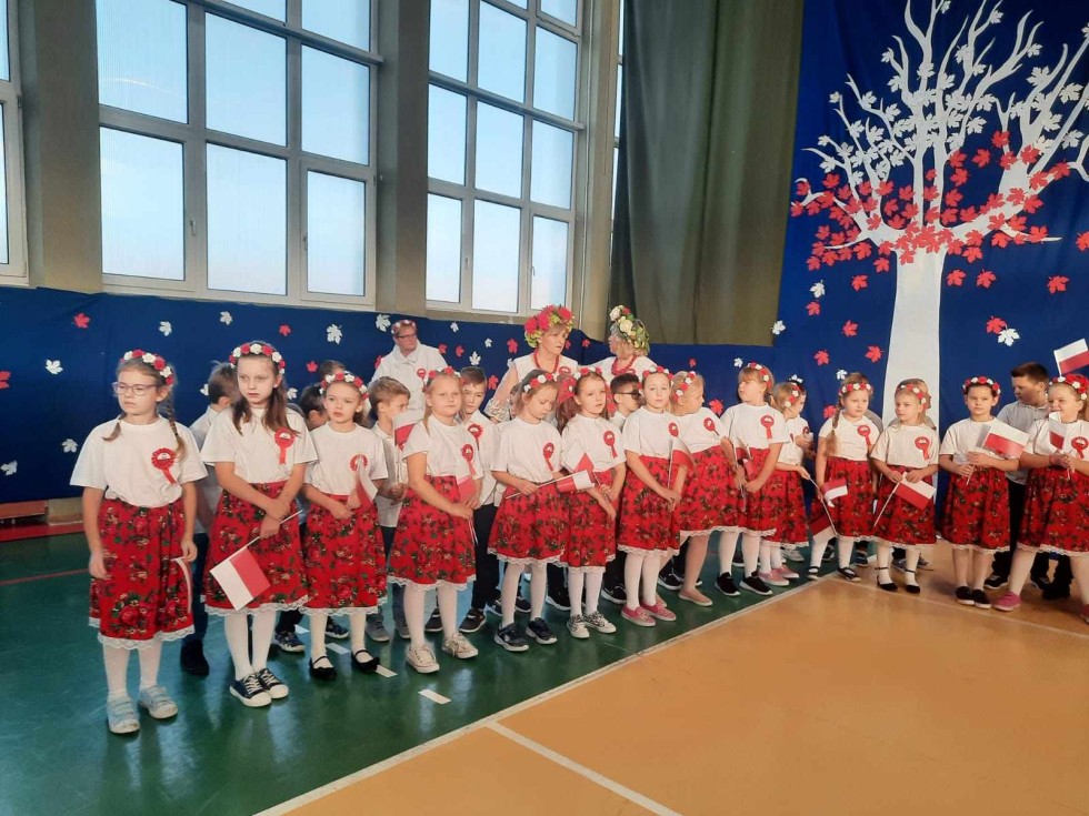 Sztutowo. Polska to mój dom – uroczysty apel w Szkole Podstawowej.
