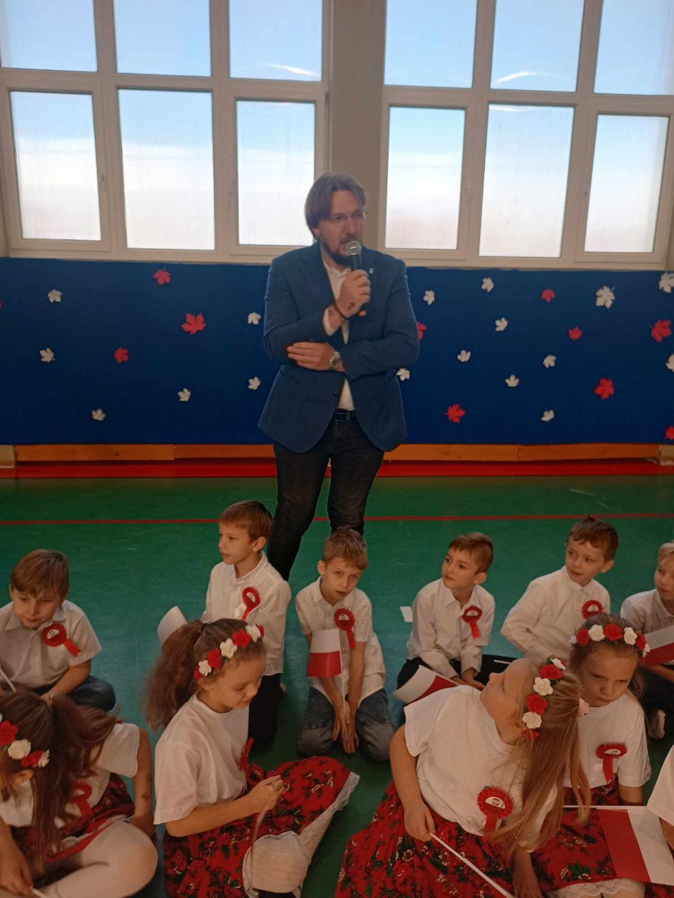 Sztutowo. Polska to mój dom – uroczysty apel w Szkole Podstawowej.