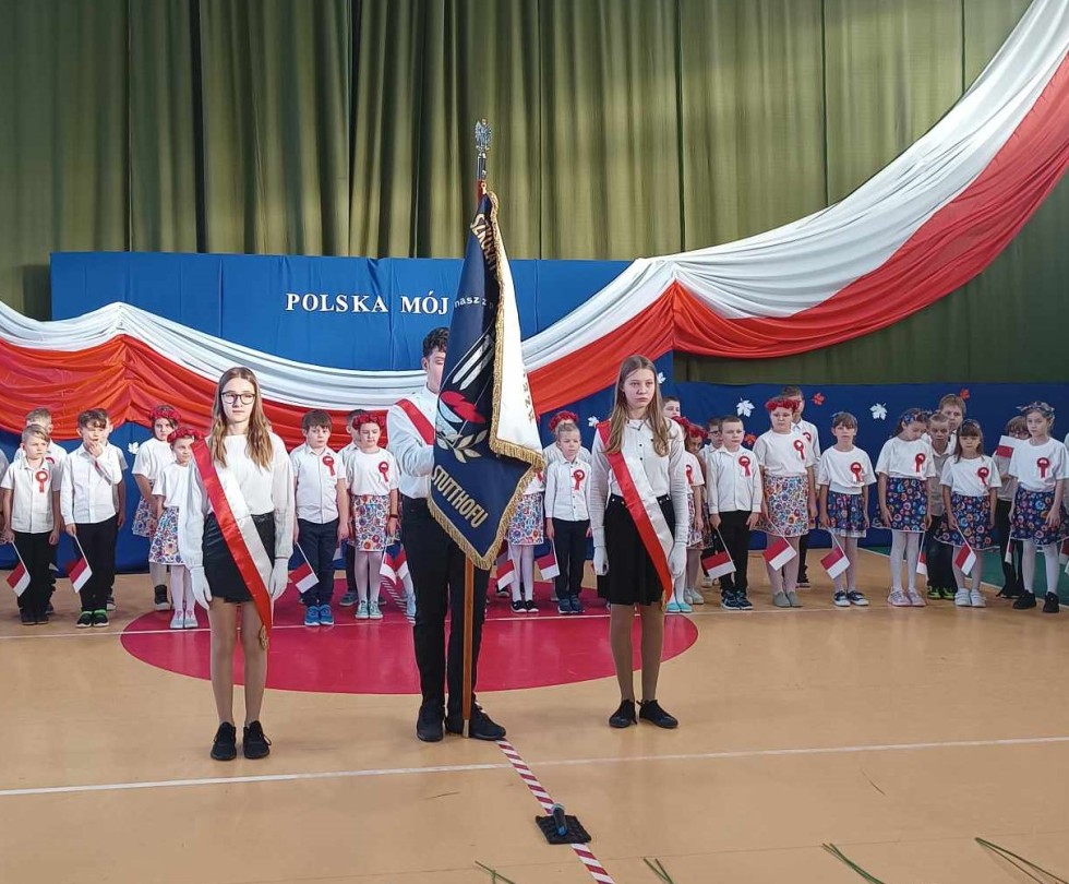 Sztutowo. Polska to mój dom – uroczysty apel w Szkole Podstawowej.