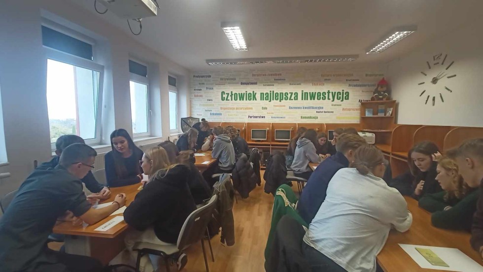 Malbork. Planuję zyskuję – gra edukacyjna dla młodzieży w ramach Tygodnia Przedsiębiorczości w PUP.