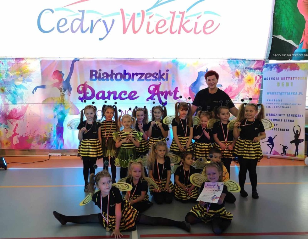 Ogromny sukces zespołu Bursztynki na Ogólnopolskim Festiwalu Tańca w Cedrach Wielkich.