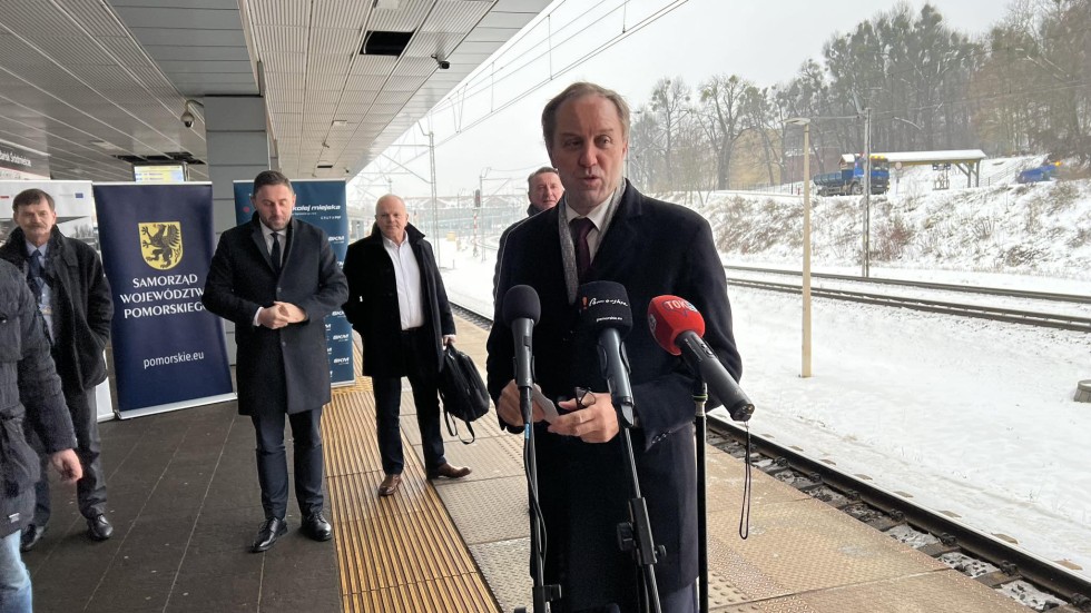 Na pomorskie tory wyjechały pierwsze dwa nowe elektryczne pociągi Impuls.