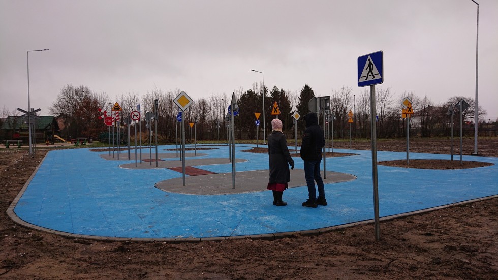 Gmina Sztutowo. Przy Szkole Podstawowej powstało miasteczko ruchu drogowego.
