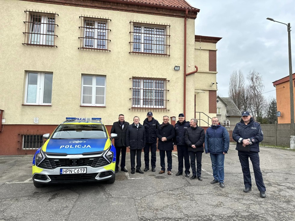 Nowy radiowóz zasilił flotę policjantów z Krynicy Morskiej.