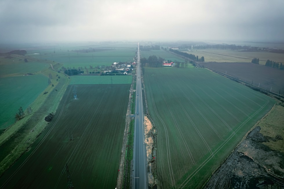 Intensywne prace przy rozbudowie DK22. Spółki z Grupy NDI przebudowują ponad 10-kilometrowy odcinek od Królewa Malborskiego do granicy województw pomorskiego i warmińsko-mazurskiego. Zobacz wideo i zdjęcia grudzień 2023.
