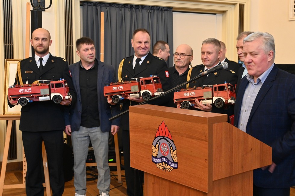 Nowy Dwór Gdański. Komendant mł. bryg. Hubert Grzesiowski zakończył służbę w straży pożarnej.