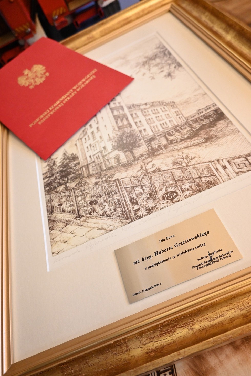 Nowy Dwór Gdański. Komendant mł. bryg. Hubert Grzesiowski zakończył służbę w straży pożarnej.