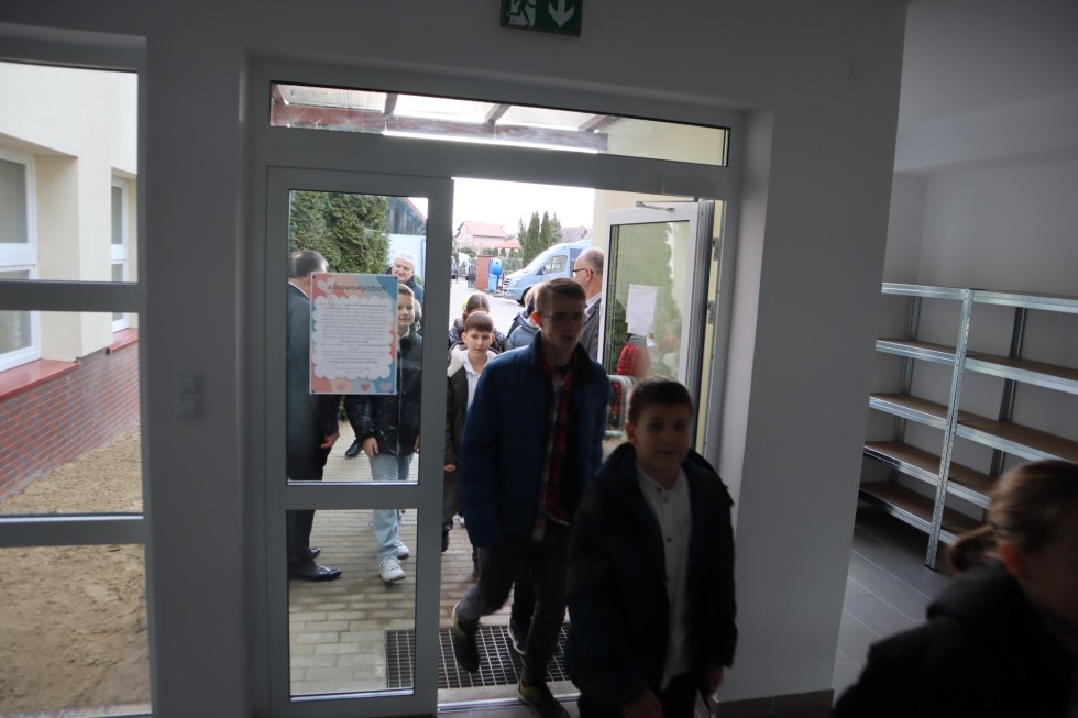 Stare Pole. Szkoła Podstawowa ma nowe wejście.