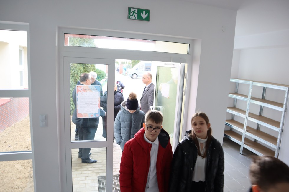 Stare Pole. Szkoła Podstawowa ma nowe wejście.