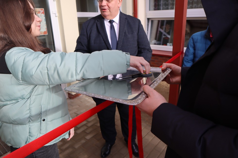 Stare Pole. Szkoła Podstawowa ma nowe wejście.