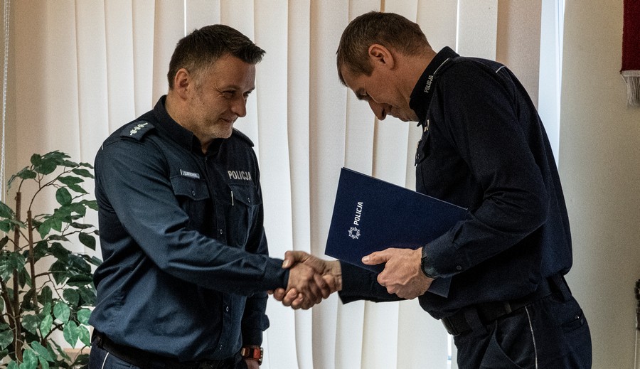 Nowy Dwór Gdański. Zastępca Naczelnika Prewencji st. asp. Dominik Ostrowski pożegnał się ze służbą.