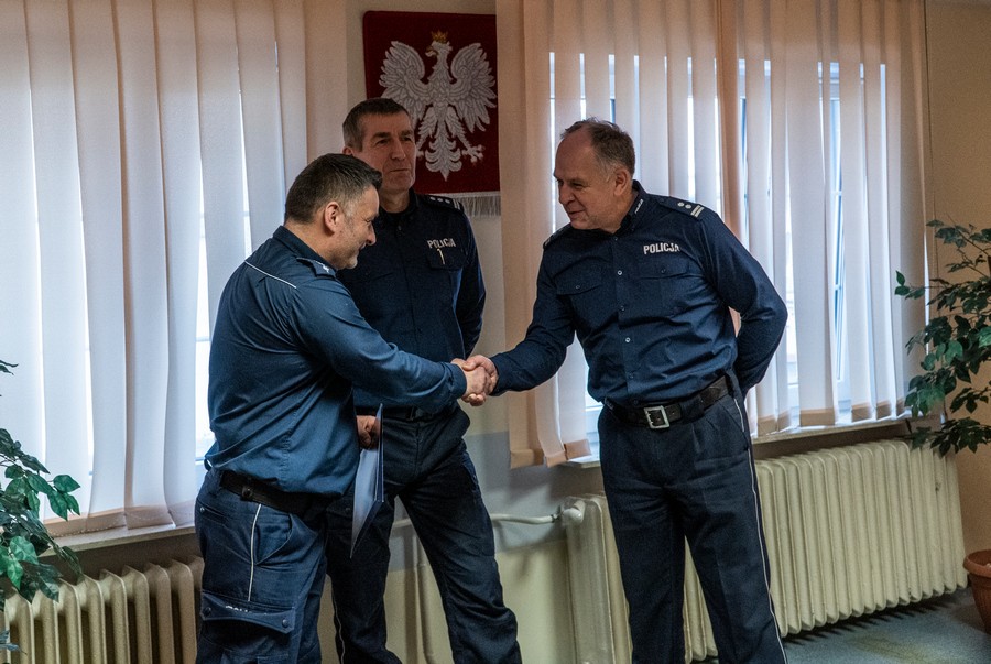 Nowy Dwór Gdański. Zastępca Naczelnika Prewencji st. asp. Dominik Ostrowski pożegnał się ze służbą.