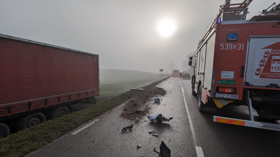 Powiat sztumski. Śmiertelny wypadek w Jurkowicach – nie żyje kierowca osobówki.
