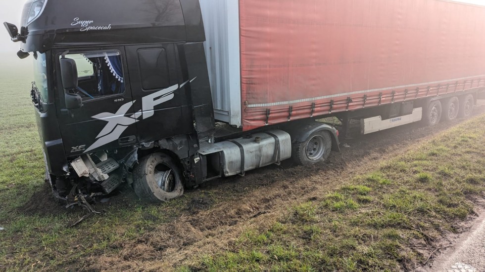 Powiat sztumski. Śmiertelny wypadek w Jurkowicach – nie żyje kierowca osobówki.