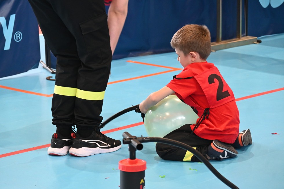 Powiat nowodworski. Za nami I Halowe Dziecięce Zawody Sportowo-Pożarnicze – poznajcie zwycięzców.