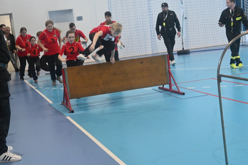 Powiat nowodworski. Za nami I Halowe Dziecięce Zawody Sportowo-Pożarnicze – poznajcie zwycięzców.