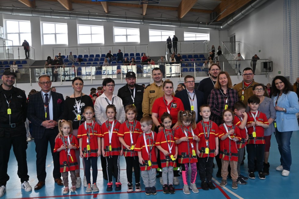 Powiat nowodworski. Za nami I Halowe Dziecięce Zawody Sportowo-Pożarnicze – poznajcie zwycięzców.