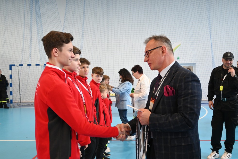 Powiat nowodworski. Za nami I Halowe Dziecięce Zawody Sportowo-Pożarnicze – poznajcie zwycięzców.
