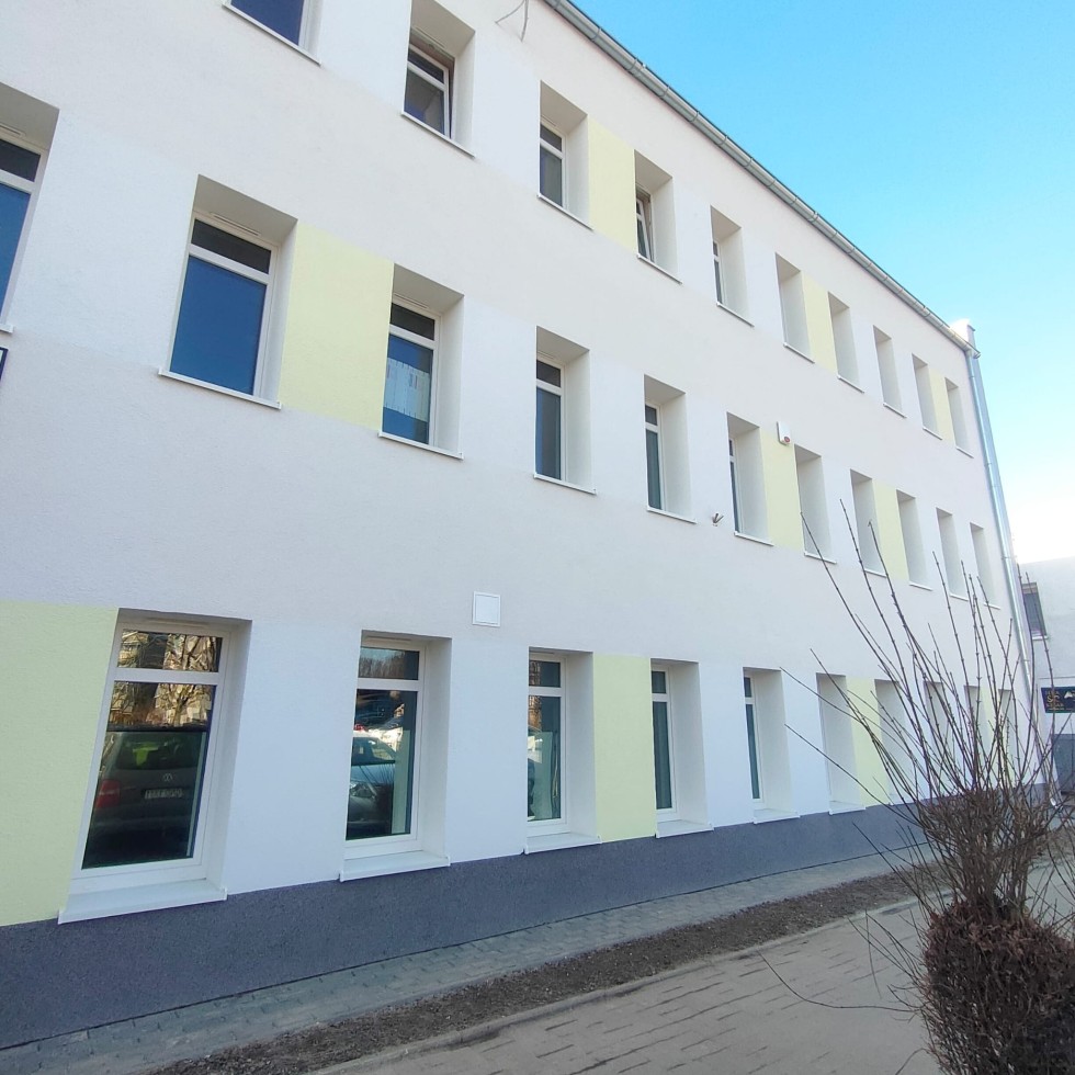 Nowy Dwór Gdański. Budynek Powiatowego Urzędu Pracy po remoncie.
