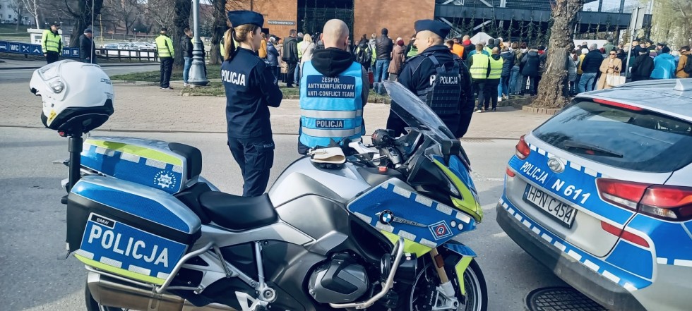 Malbork. Policjanci zabezpieczali protest rolników.