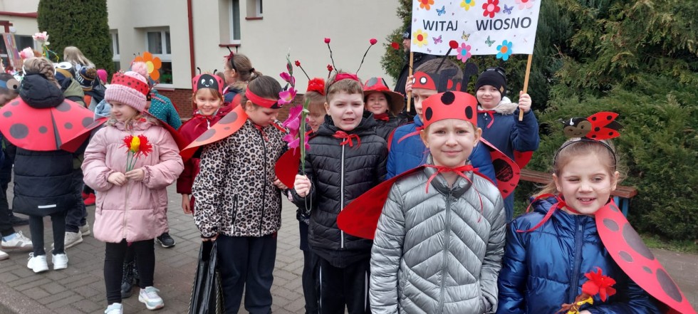 Stare Pole. Uczniowie powitali wiosnę.
