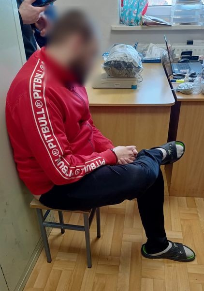 Malbork. W mieszkaniu mieli schowane prawie 2 kg narkotyków – grozi im do 10 lat więzienia.