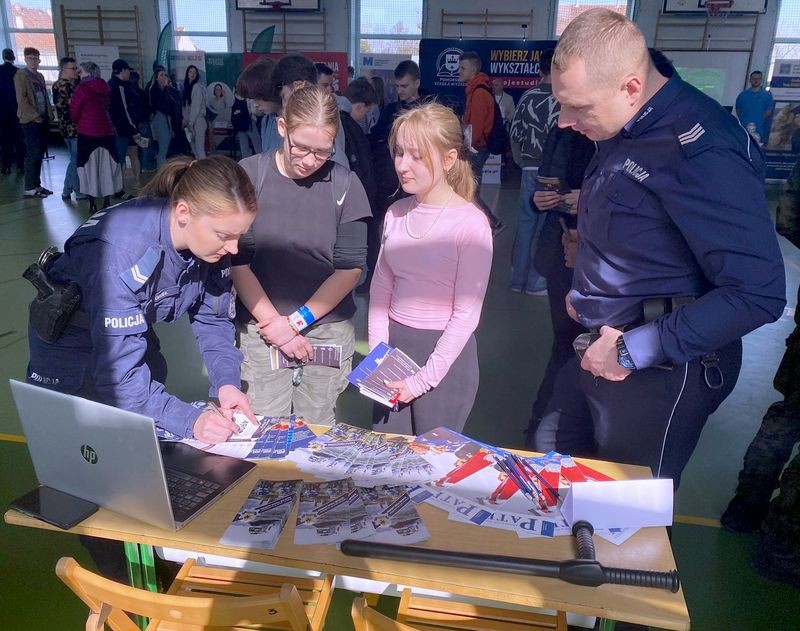 Malbork. Policjanci uczestniczyli w Targach Edukacyjnych.