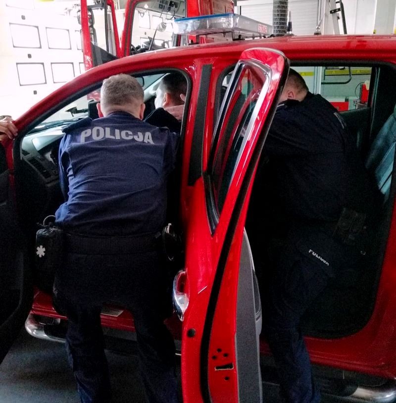 Malbork. Policjanci szkolili się z RNZ – reagowania na niestandardowe zachowania osób.