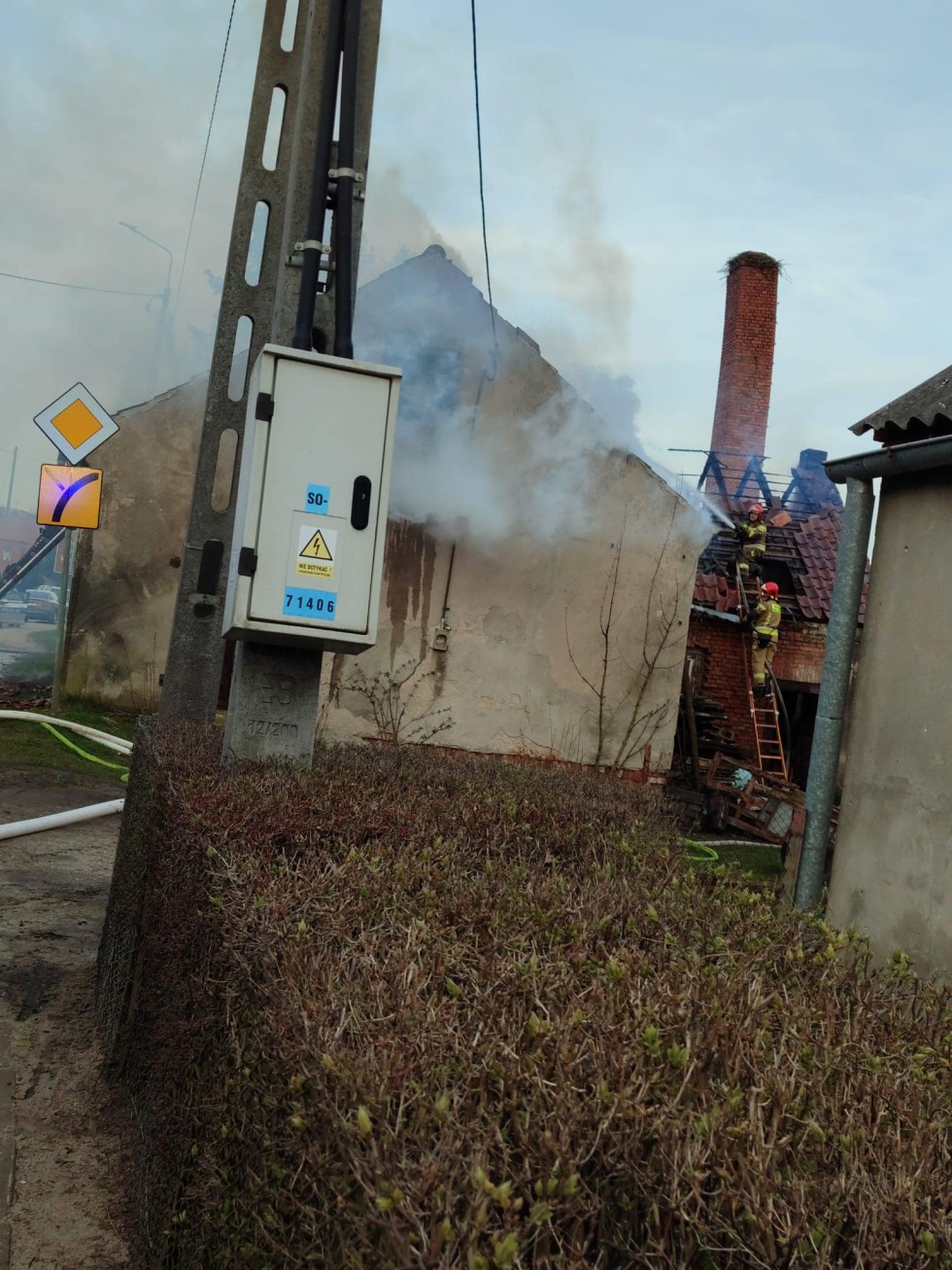 Pożar pustostanu i kolizje drogowe – raport sztumskich służb mundurowych.