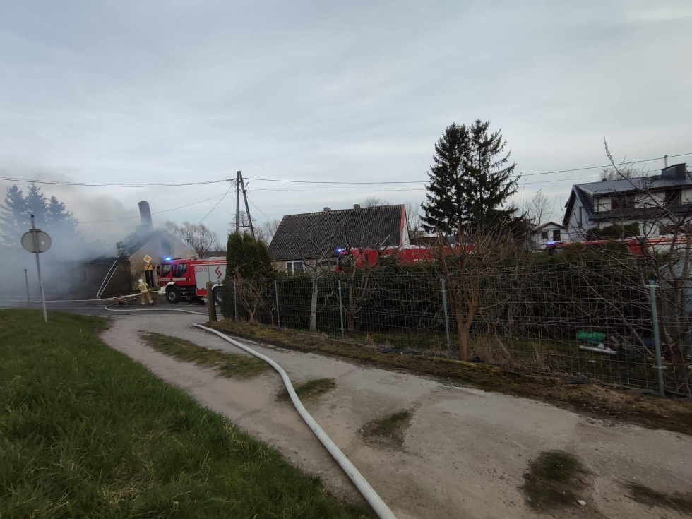 Pożar pustostanu i kolizje drogowe – raport sztumskich służb mundurowych.