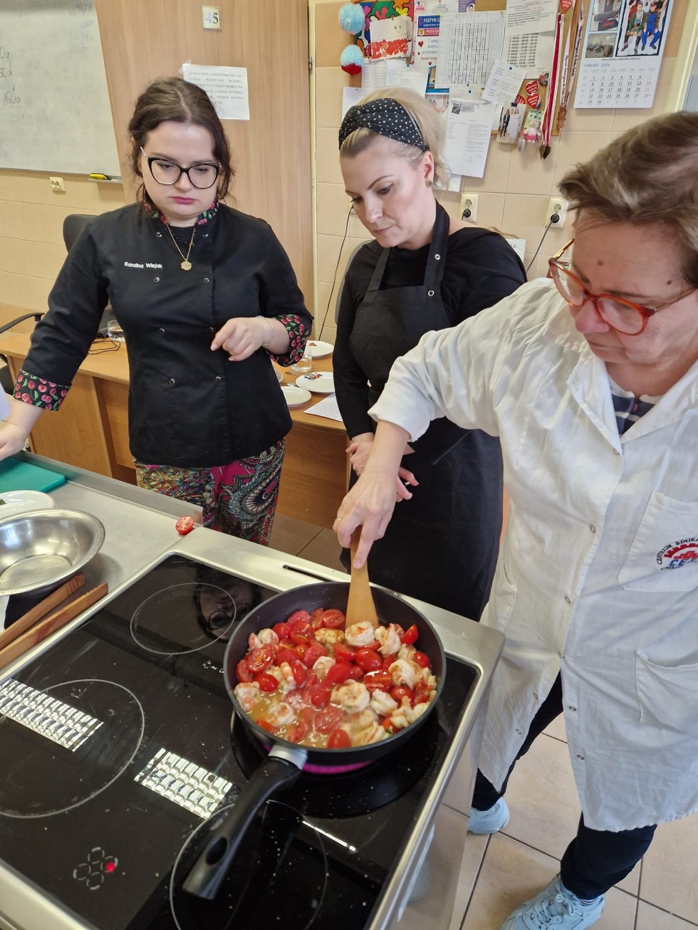 Malbork. Ośmiornica, mule i krewetki - szkolenie z owoców morza w Centrum Edukacji Zawodowej. Zdjęcia