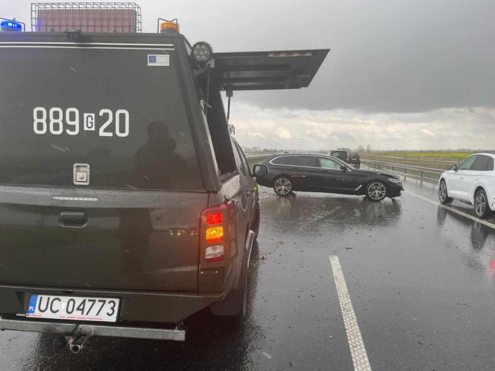 Karambol na trasie S7. Zderzyło się sześć samochodów w pobliżu Nowego Dworu Gdańskiego - 19.04.2024 - wideo i zdjęcia