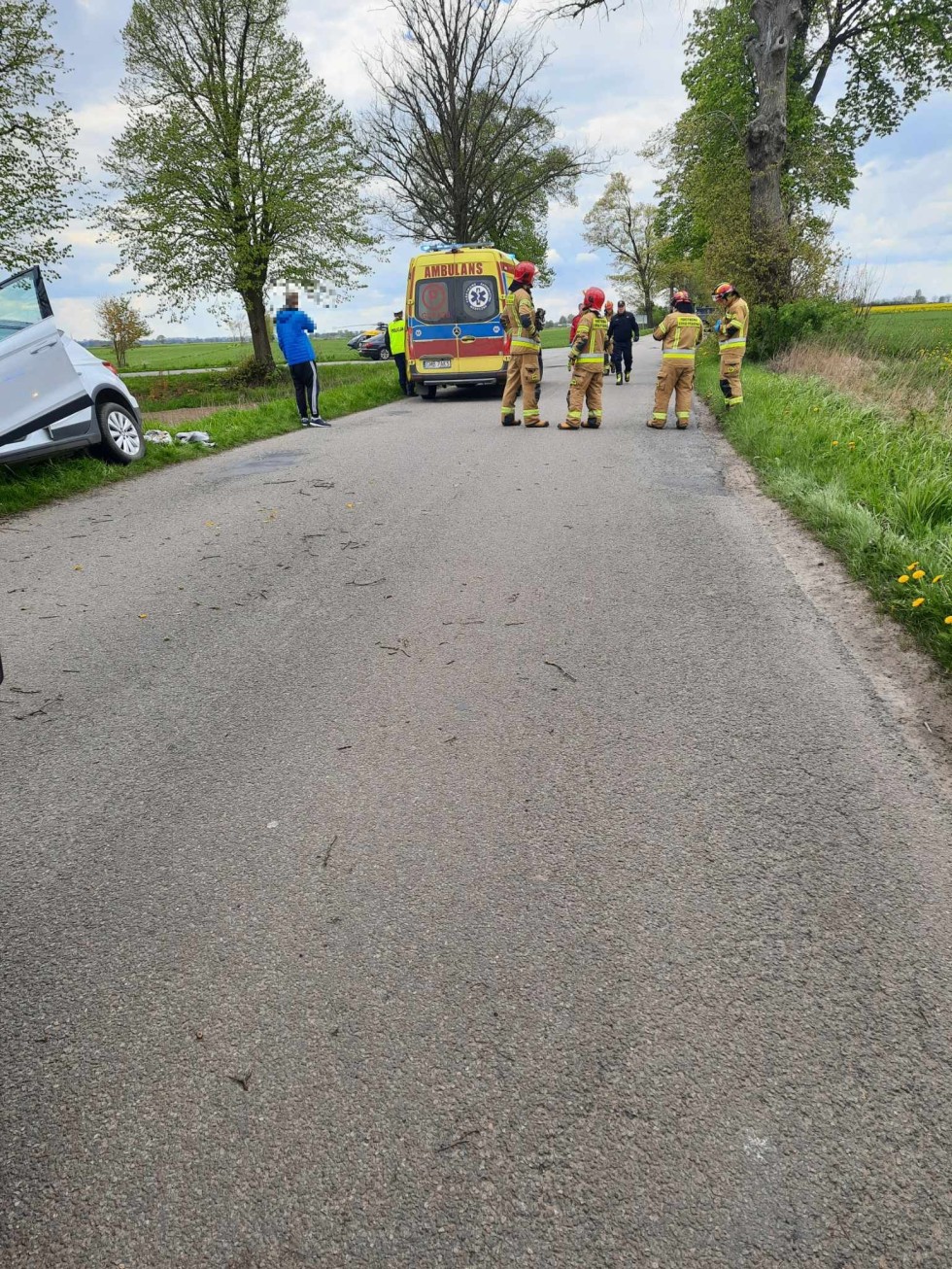 Gmina Lichnowy. Lotnicze Pogotowie Ratunkowe zabrało kobietę po zderzeniu dwóch osobówek.