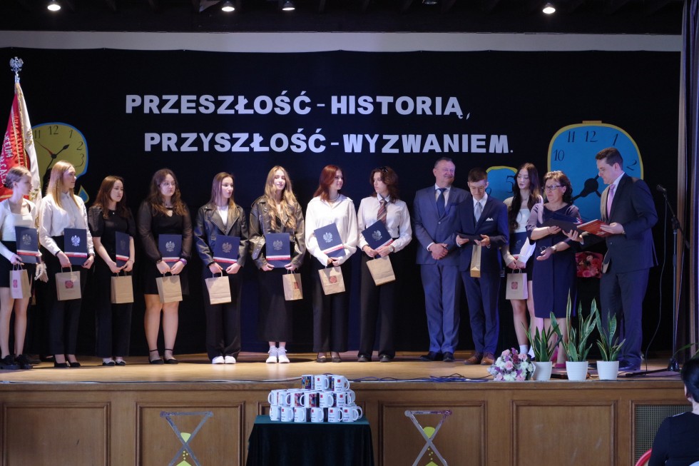 Malbork. Zakończenie roku szkolnego klas maturalnych I LO.