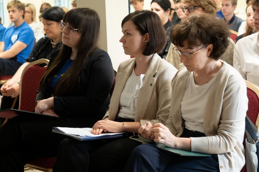 Malbork. Szkolna Konferencja Europejska w Technikum nr 3 – podsumowanie dwudziestolecia wstąpienie Polski do Unii Europejskiej. Wideo i zdjęcia