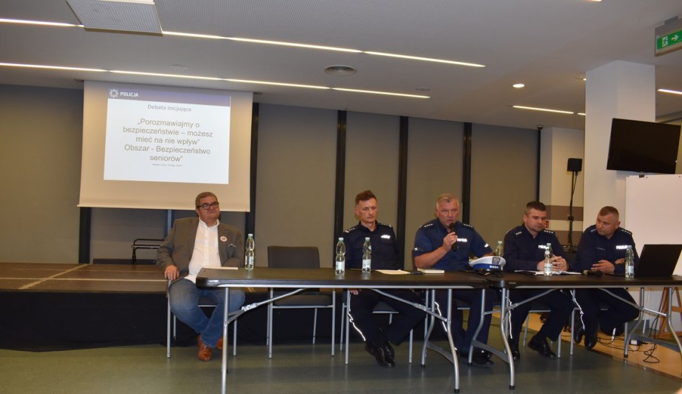 Malbork. Debata społeczna o bezpieczeństwie seniorów.