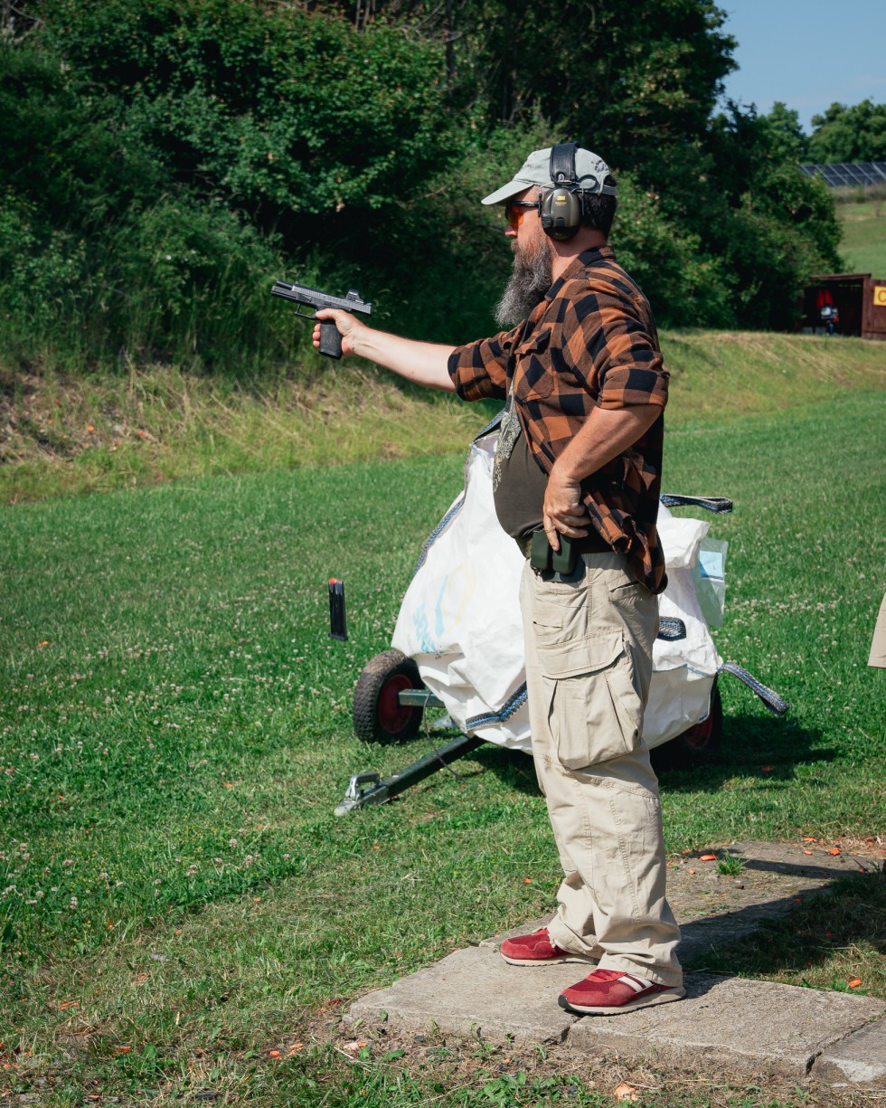 Nowa Wieś Malborska. Pistolet i Rewolwer Obronny – zawody w strzelnicy Trofeum.