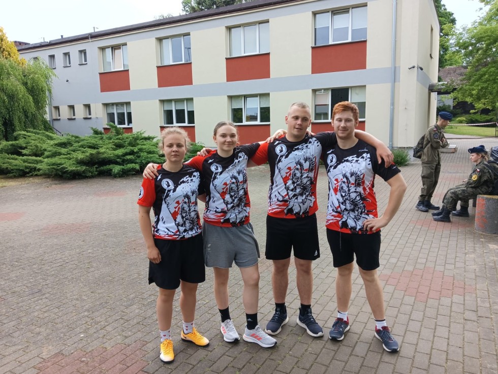 Uczniowie Zespołu Szkół w Dzierzgoniu Mistrzami Kociewskich Zawodów Sportowo – Obronnych w Skórczu.