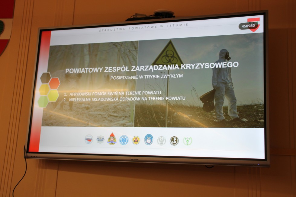 Sztum. Powiatowy Zespół Zarządzania Kryzysowego o walce z ASF i nielegalnymi wysypiskami.
