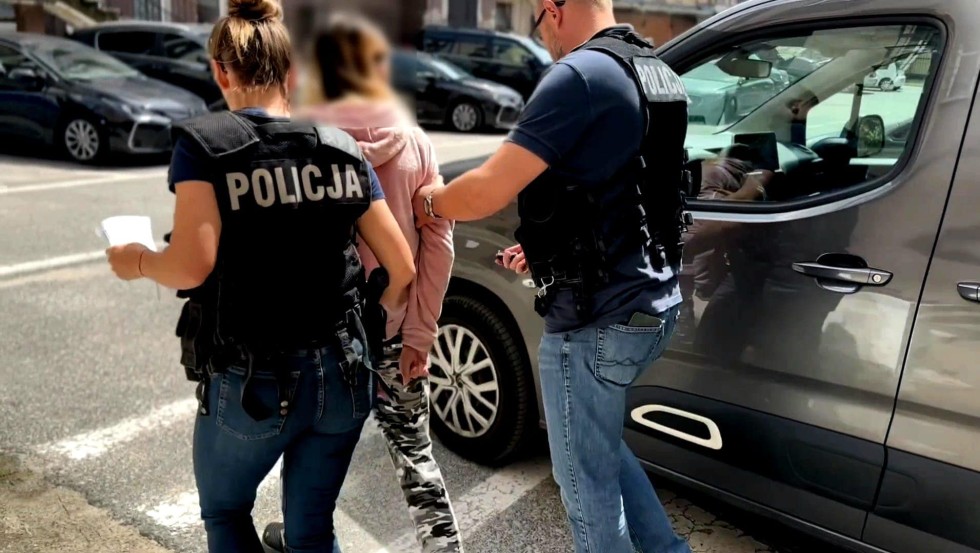 OSZUKIWALI METODĄ „NA BLIK”, ZOSTALI ZATRZYMANI PRZEZ POLICJANTÓW Z GDAŃSKIEJ KOMENDY WOJEWÓDZKIEJ