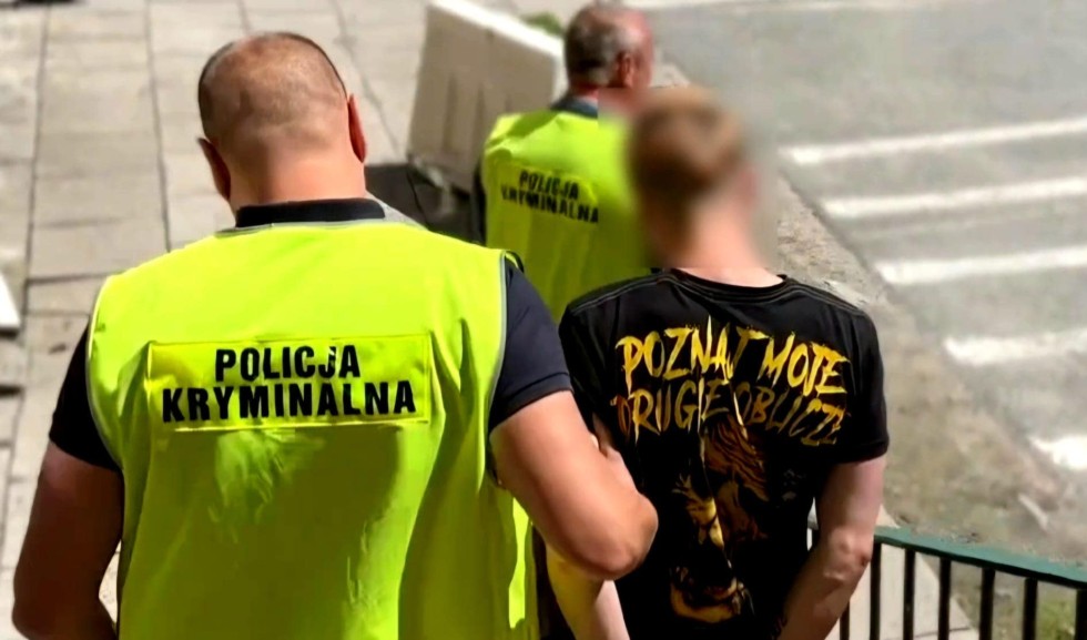 OSZUKIWALI METODĄ „NA BLIK”, ZOSTALI ZATRZYMANI PRZEZ POLICJANTÓW Z GDAŃSKIEJ KOMENDY WOJEWÓDZKIEJ