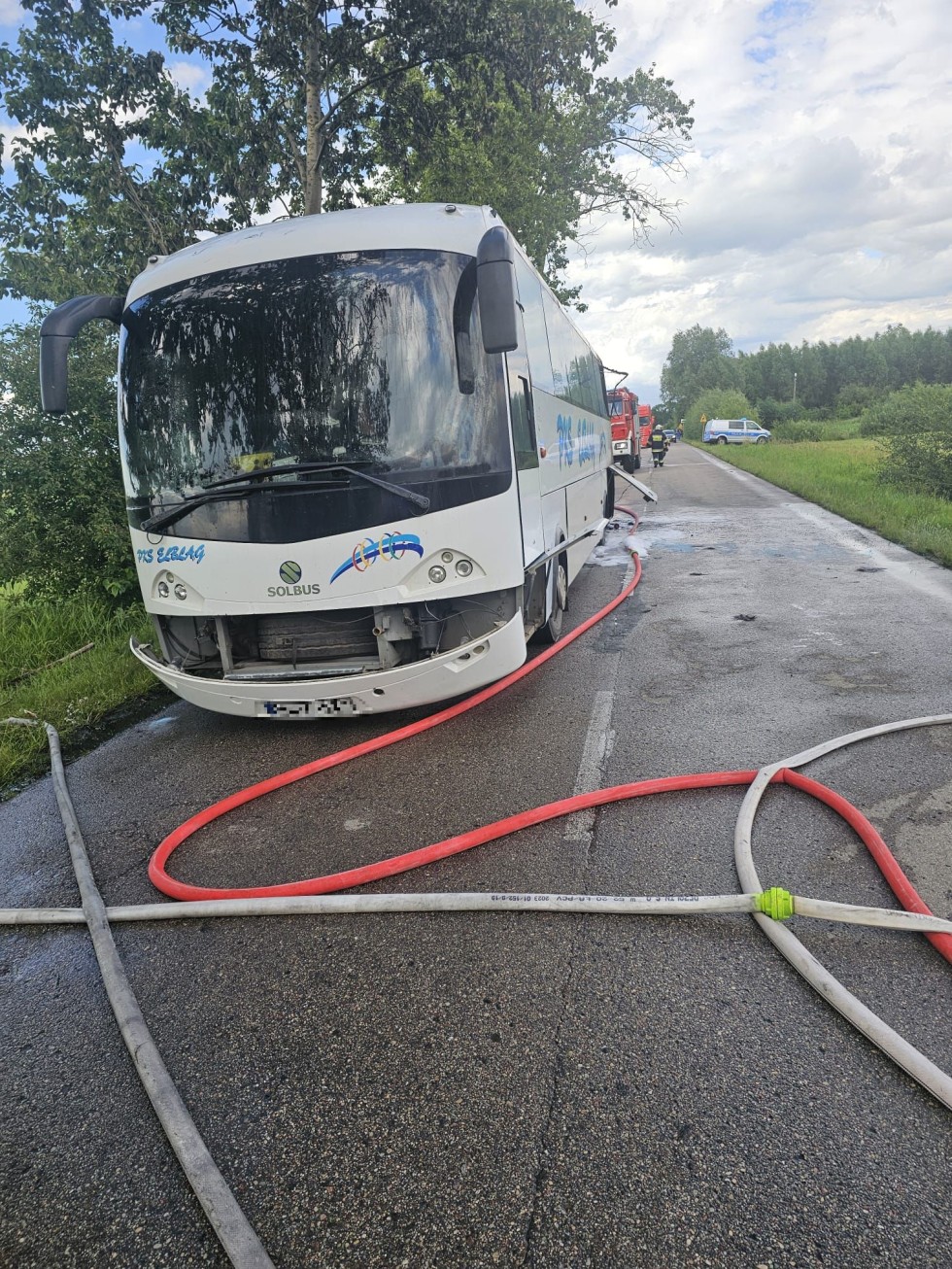 Powiat nowodworski. Pożar autobusu w Marzęcinie.