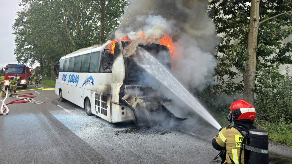 Powiat nowodworski. Pożar autobusu w Marzęcinie.
