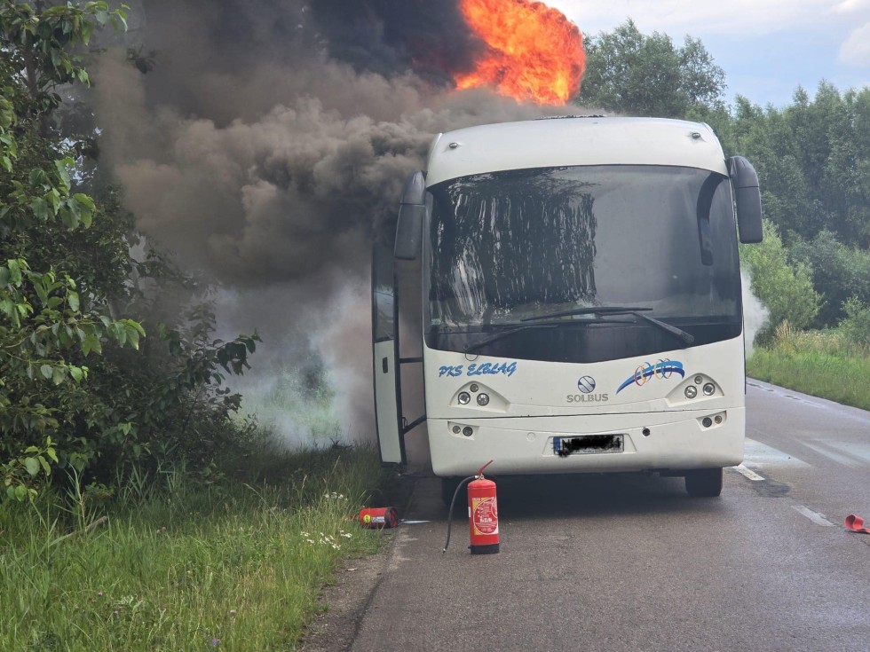 Powiat nowodworski. Pożar autobusu w Marzęcinie.