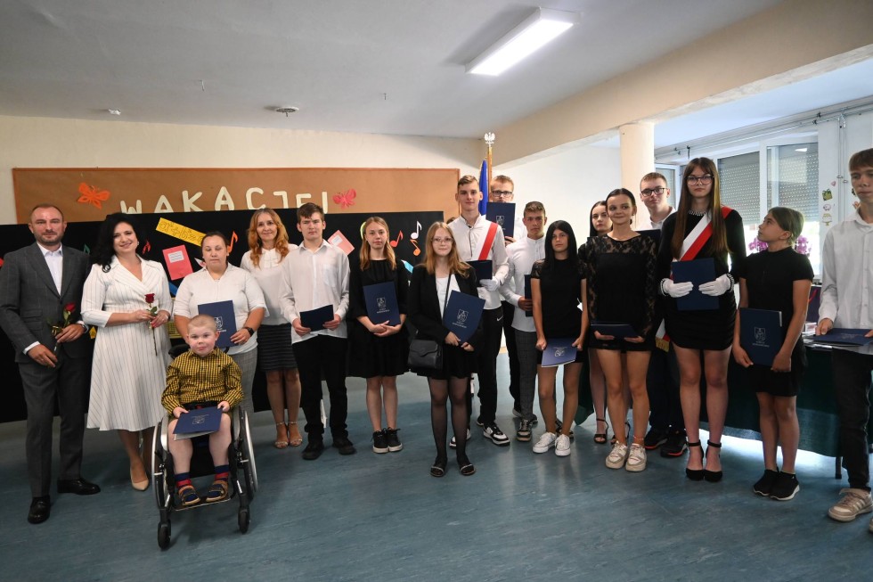 Nowy Dwór Gdański. Zakończenie roku szkolnego w SOSW – wręczono Stypendia Starosty.