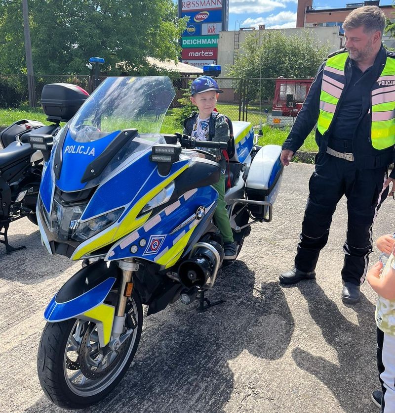 Malbork. Przedszkolaki z odwiedzinami u policjantów.