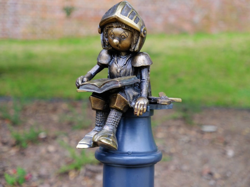 Do Malborka wróciła zrekonstruowana figurka Marianka z książką.