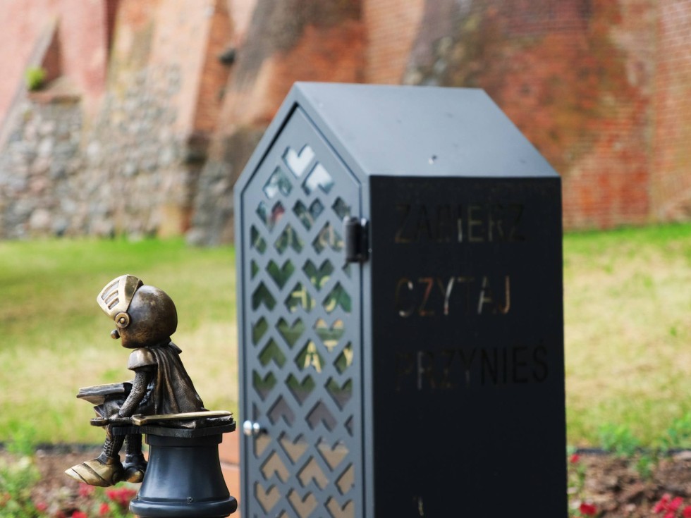 Do Malborka wróciła zrekonstruowana figurka Marianka z książką.